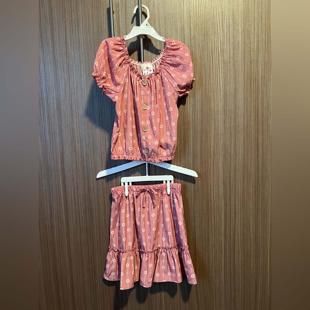 Jenna and Jessie Little Girls Rose colored 2 piece Top and Skirt Size 10
